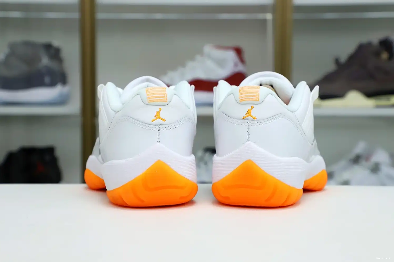 WMNS CITRUS' LOW 11 RETRO 'BRIGHT AIR Kimikick JORDAN 0712